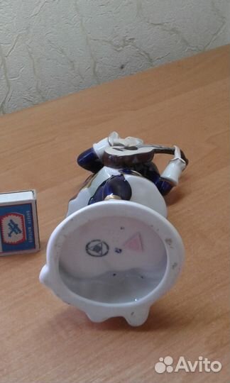 Фарфор, статуэтка Музыкант.Чехословакия Royal Dux