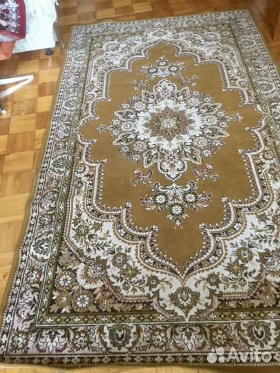 Ковер шерстяной