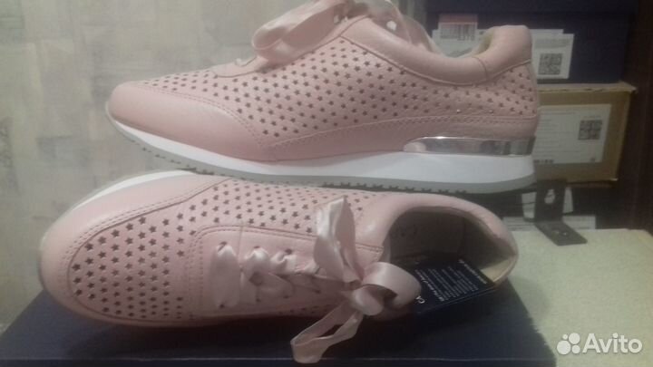 Кроссовки caprice новые размер 39