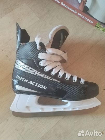 Коньки хоккейные