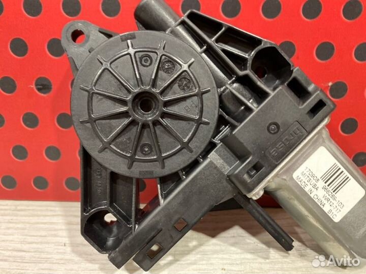 Моторчик стеклоподъемника передний правый Volvo