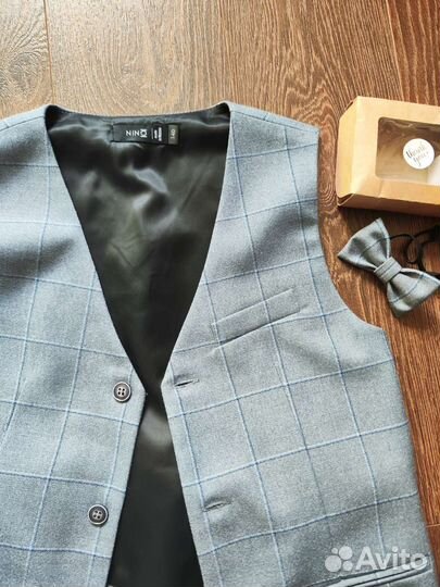 Костюм для мальчика новый 140