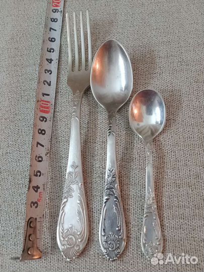 Набор приборов для сервировки стола