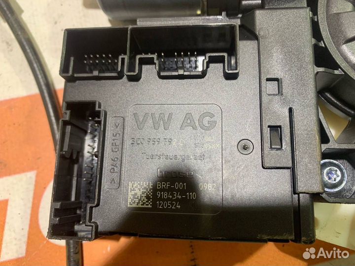 Стеклоподъемник передний левый Volkswagen Passat