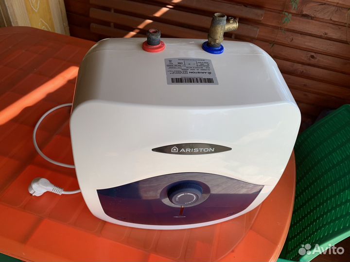 Водонагреватель накопительный Ariston 10л