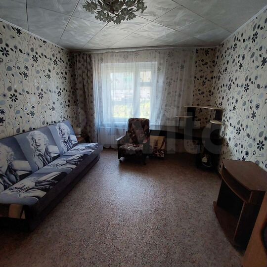 2-к. квартира, 48 м², 1/9 эт.