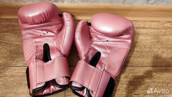 Боксерские перчатки