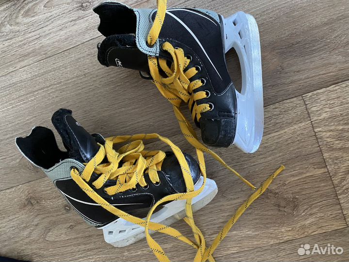 Хоккейные коньки ccm