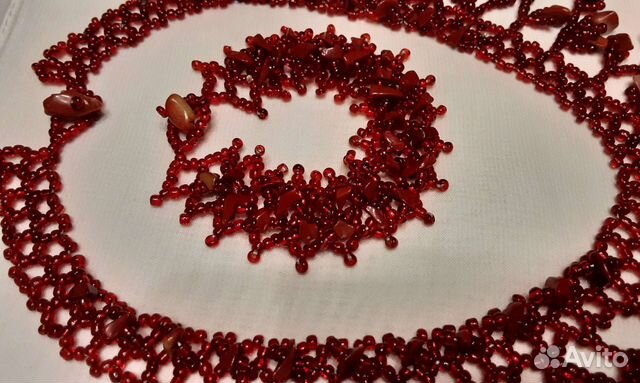 Колье плюс браслет корал вплетённый в бисер