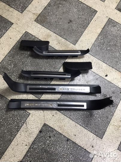 Пороги с подсветкой на Toyota land cruzer 200