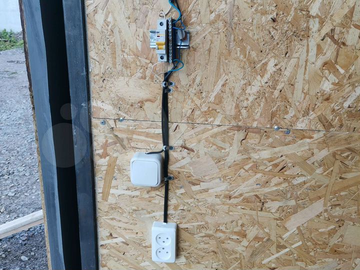 Гараж, > 30 м²