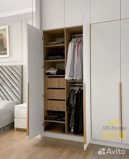 Шкаф с зеркалом