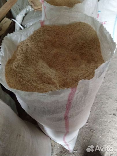 Опилки в мешках