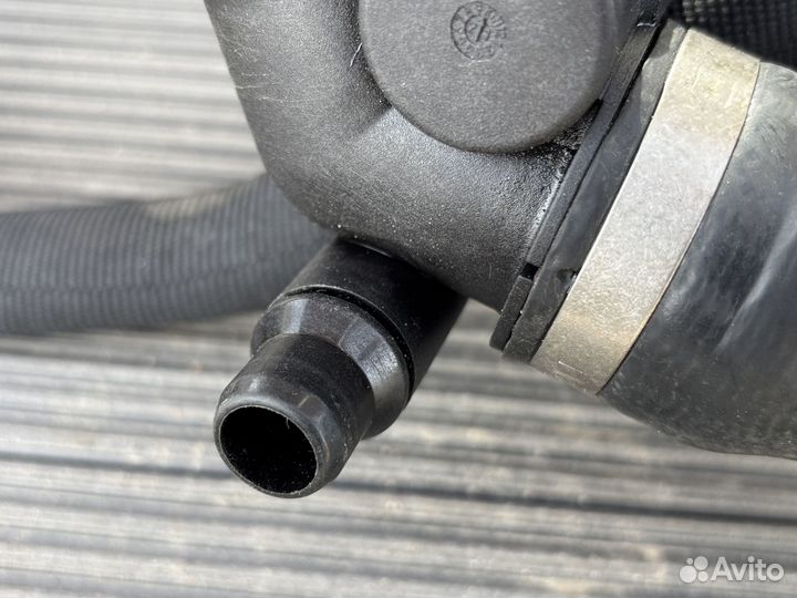 Патрубок радиатора N63 750 BMW F01 F02