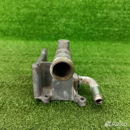 Фланец (тройник) системы охлаждения Ford Focus 2