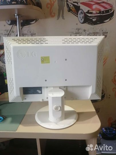 Монитор LG