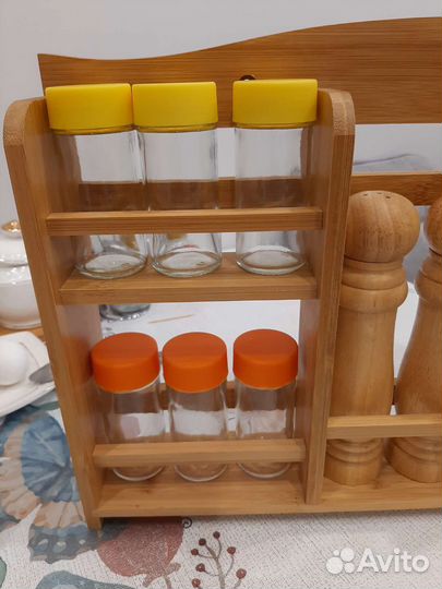 Полочка с баночками для специй