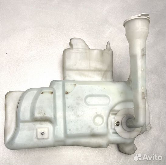 Мицубиси Спэйс Гир Бачок жидкости омывателя стекла