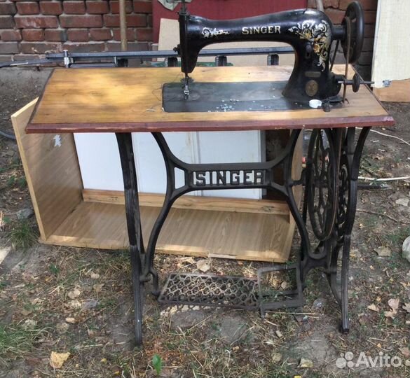 Швейная машина Singer