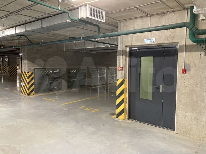 Машиноместо, 13 м²