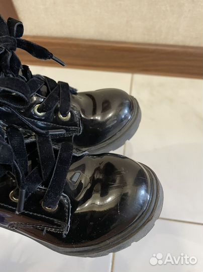 Ботинки лаковые hm 26