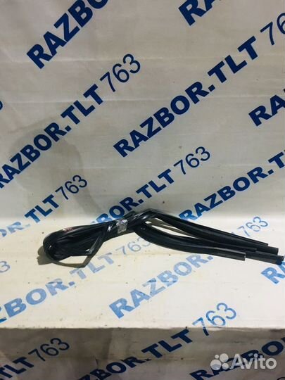 Уплотнитель рамки стекла KIA ceed JD 1.6 ат хетчбе