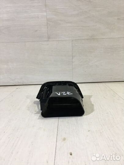 Дефлектор правый LADA xray 1.6 мт