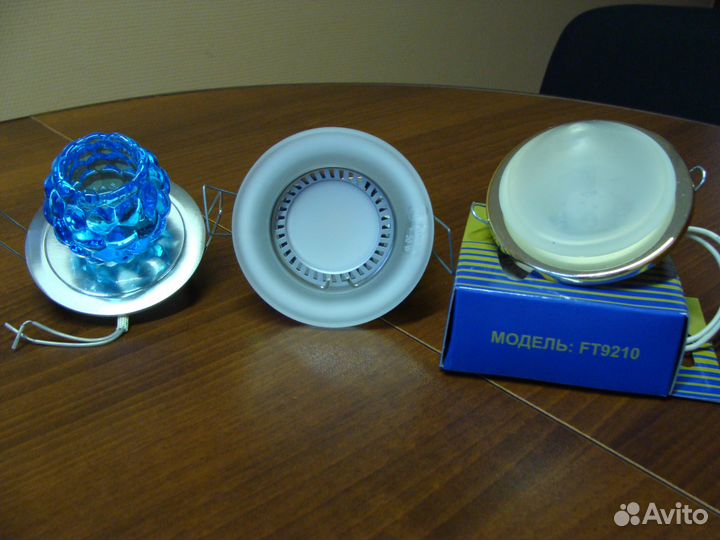 Светильники встраив. под лампы G4, GU5,3; E14; E27