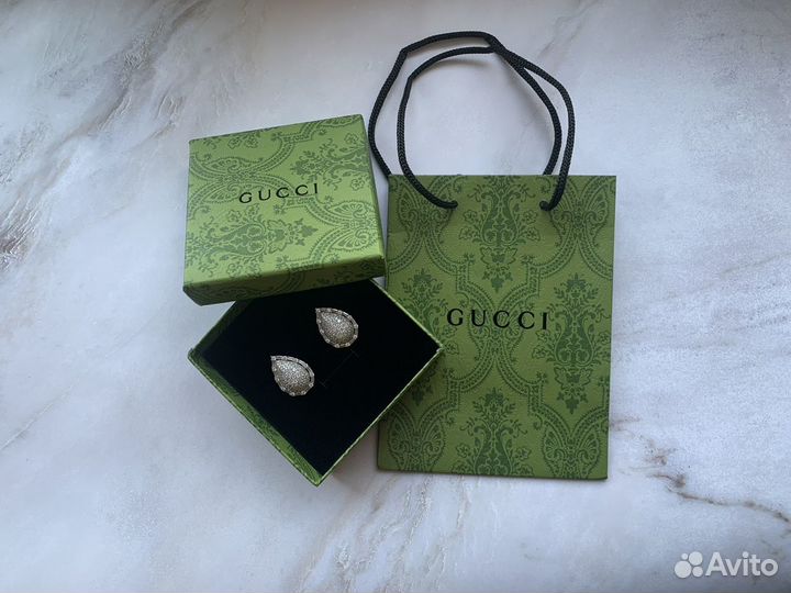 Серьги в подарочной упаковке Gucci