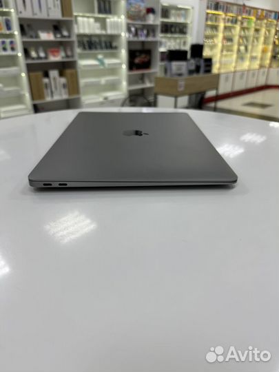 Macbook air 13 m1 8 256gb