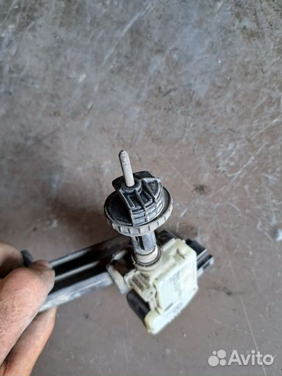 Замок лючка бензобака на Mercedes W211