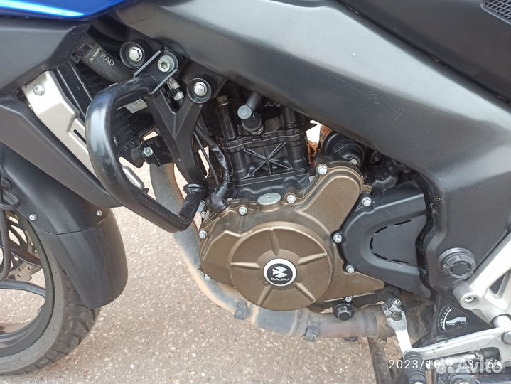 Bajaj pulsar as200