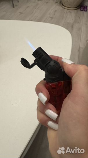 Зажигалка газовая