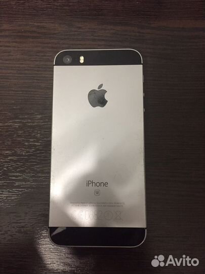iPhone SE, 32 ГБ