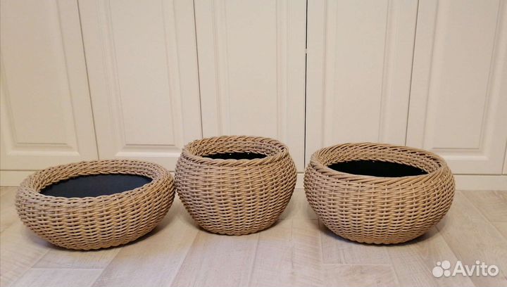 Кашпо из ротанга для дачи