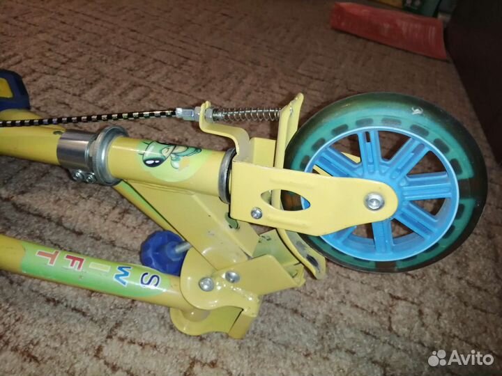 Самокат детский (инерционный) трехколесный бу