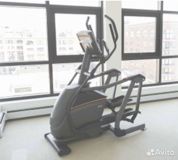 Matrix E30XER Эллиптический эргометр, 2060