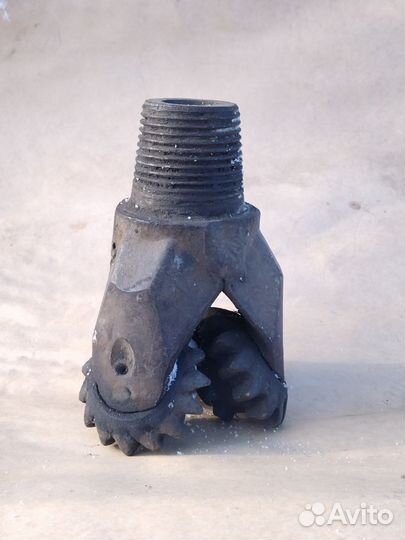 Буровое долото шарошечное