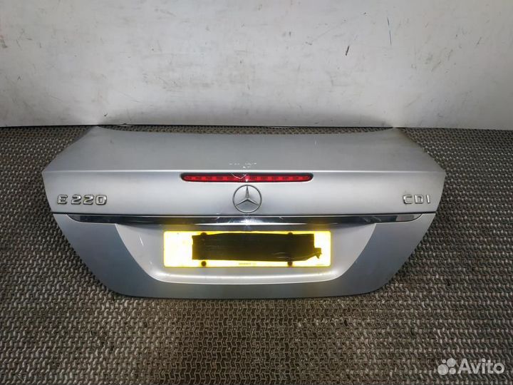 Крышка (дверь) багажника Mercedes-Benz E-Класс