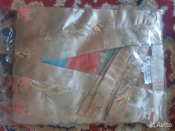 Женский шелковый халат