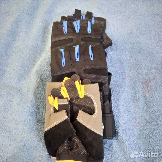 Спортивные перчатки