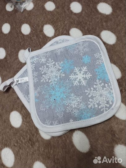 Фартуки рукавички прихватки полотенца новогодние