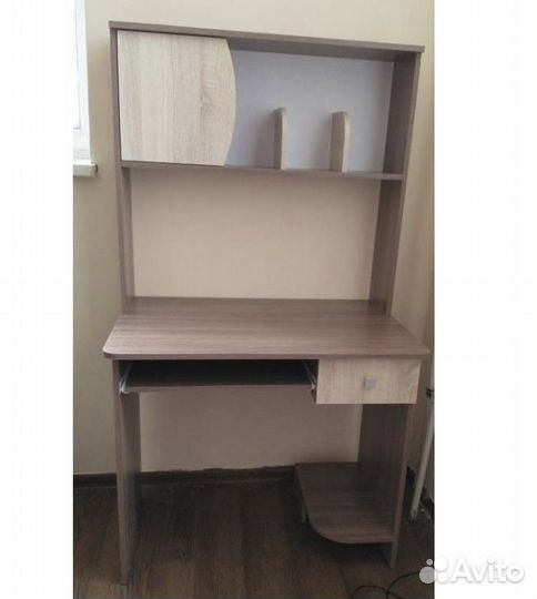 Стол компьютерный