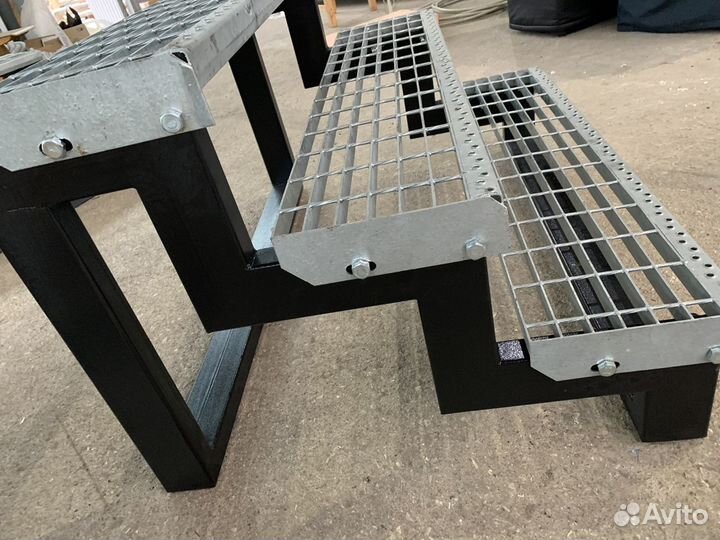 Изготовление лестниц, металлоконструкций