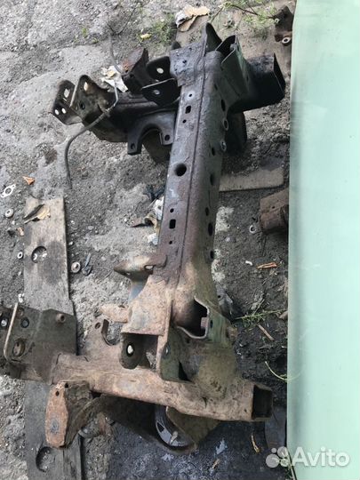 Рама Nissan Pathfinder