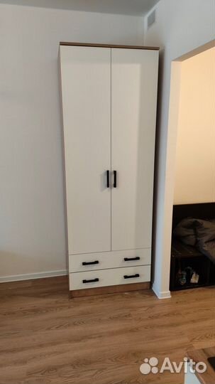 Шкаф распашной белый
