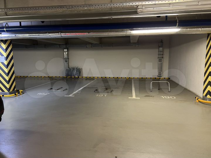 Машиноместо, 15 м²