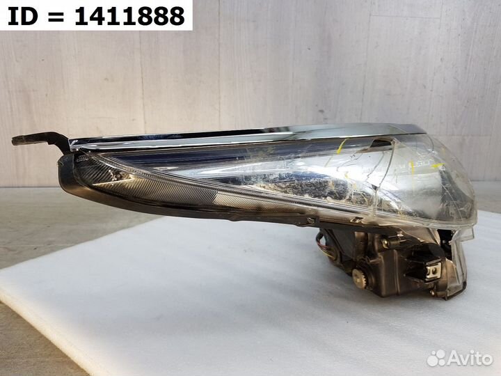 Фара правая Toyota Fortuner