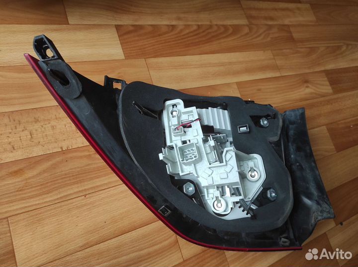 Задний левый фонарь volvo s60