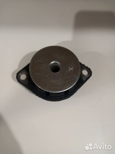 Подушка кпп audi80